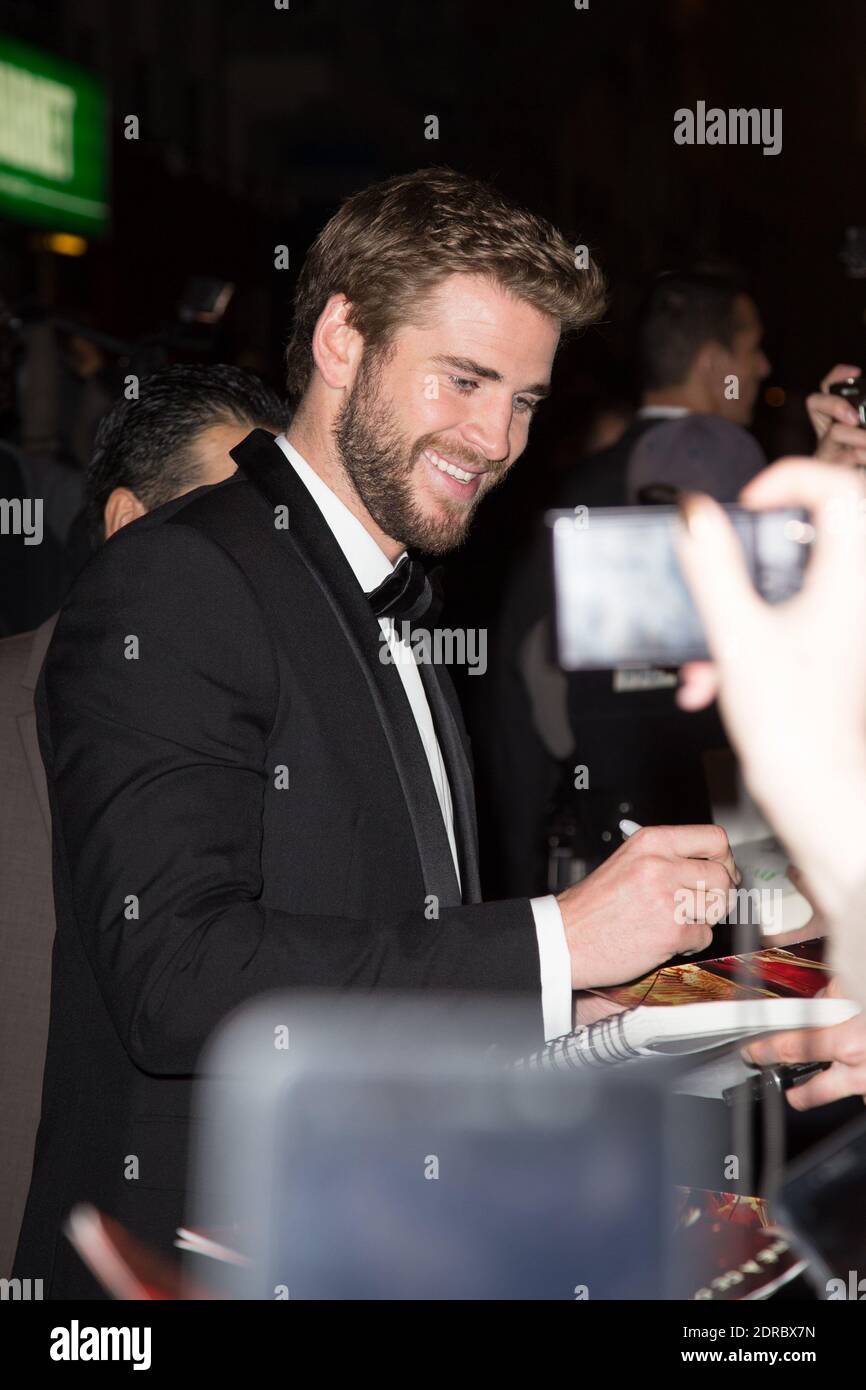 Liam Hemsworth Arrivees Premiere Du Film Hunger Games La Revolte Partie 2 Au Grand Rex Photo By Nasser Berzane Abacapress Com Stock Photo Alamy