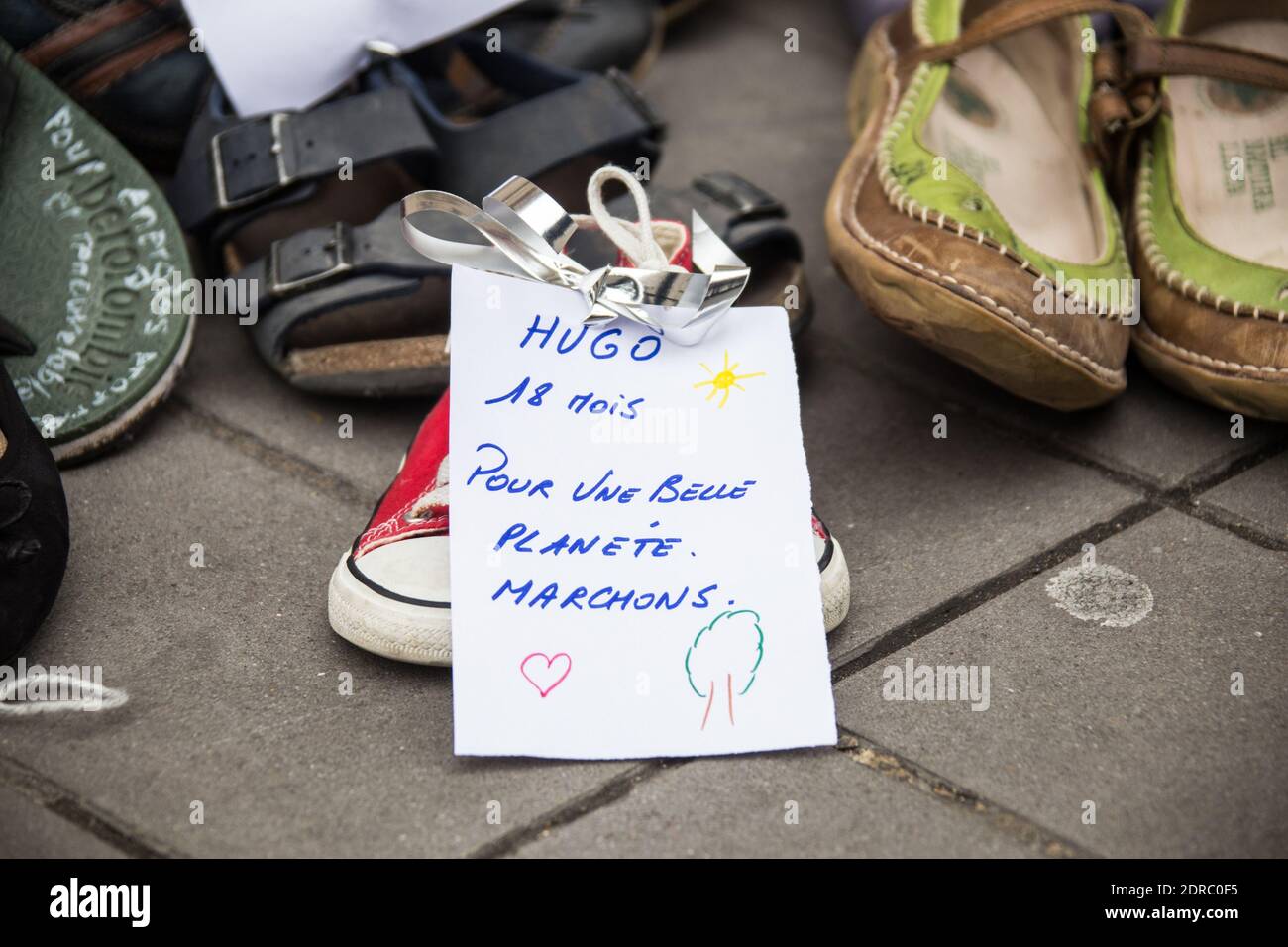 COP21 - RECOLTE DE CHAUSSURES POUR 'CHAUSSURES EN MARCHE' Photo by Nasser  Berzane/ABACAPRESS.COM Stock Photo - Alamy