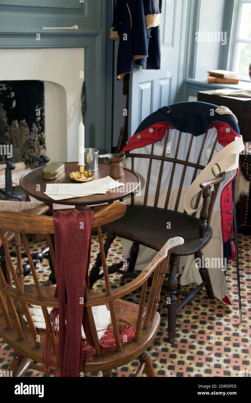 A writing table in the aidesdecamp bedroom in Washington's