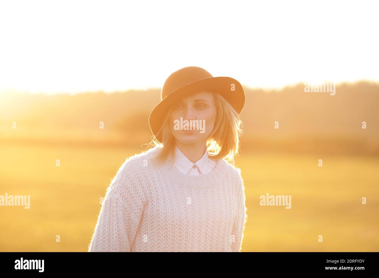 Brown crop sweater hi-res stock photography and images - Alamy