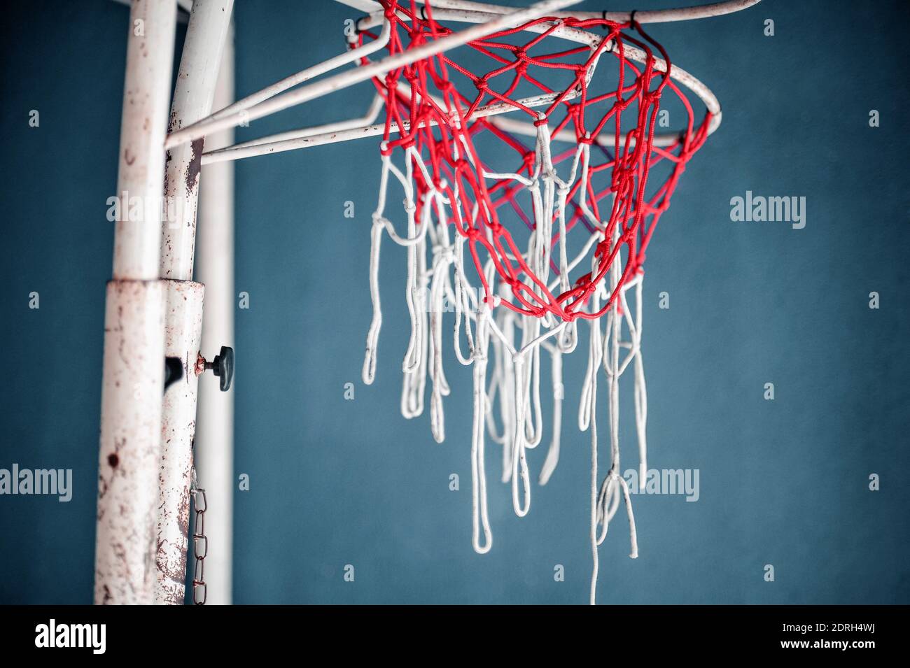 Basketball netball hoop hires stock photography and images Alamy