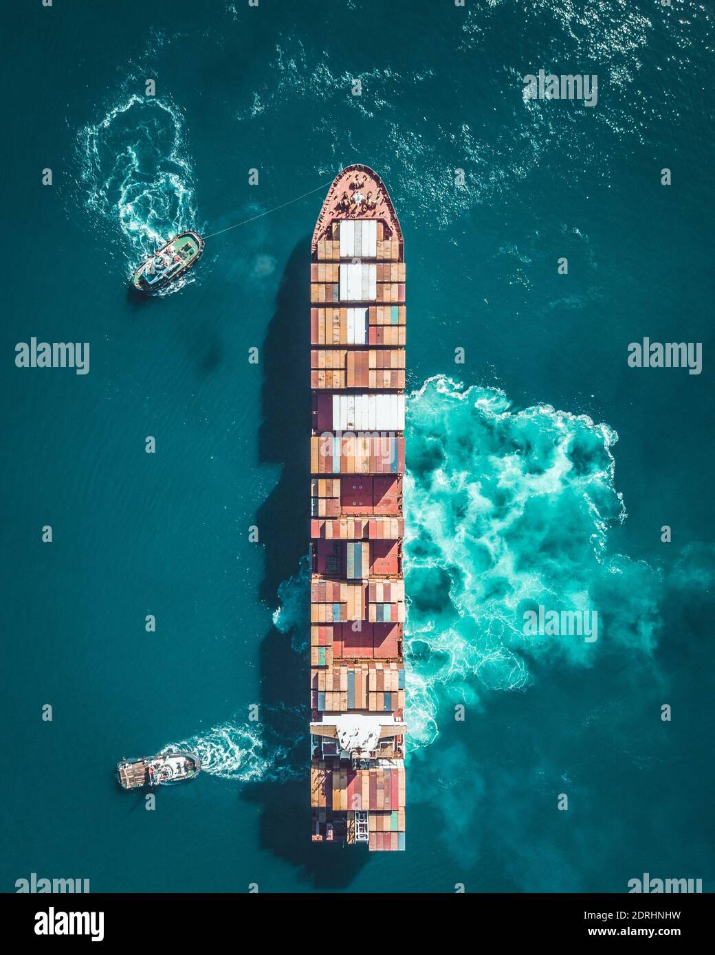 Underwater view of cargo ship hires stock photography and images Alamy