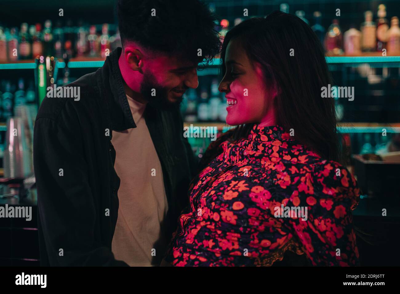 Women young men nightclub hi-res stock photography and images - Alamy