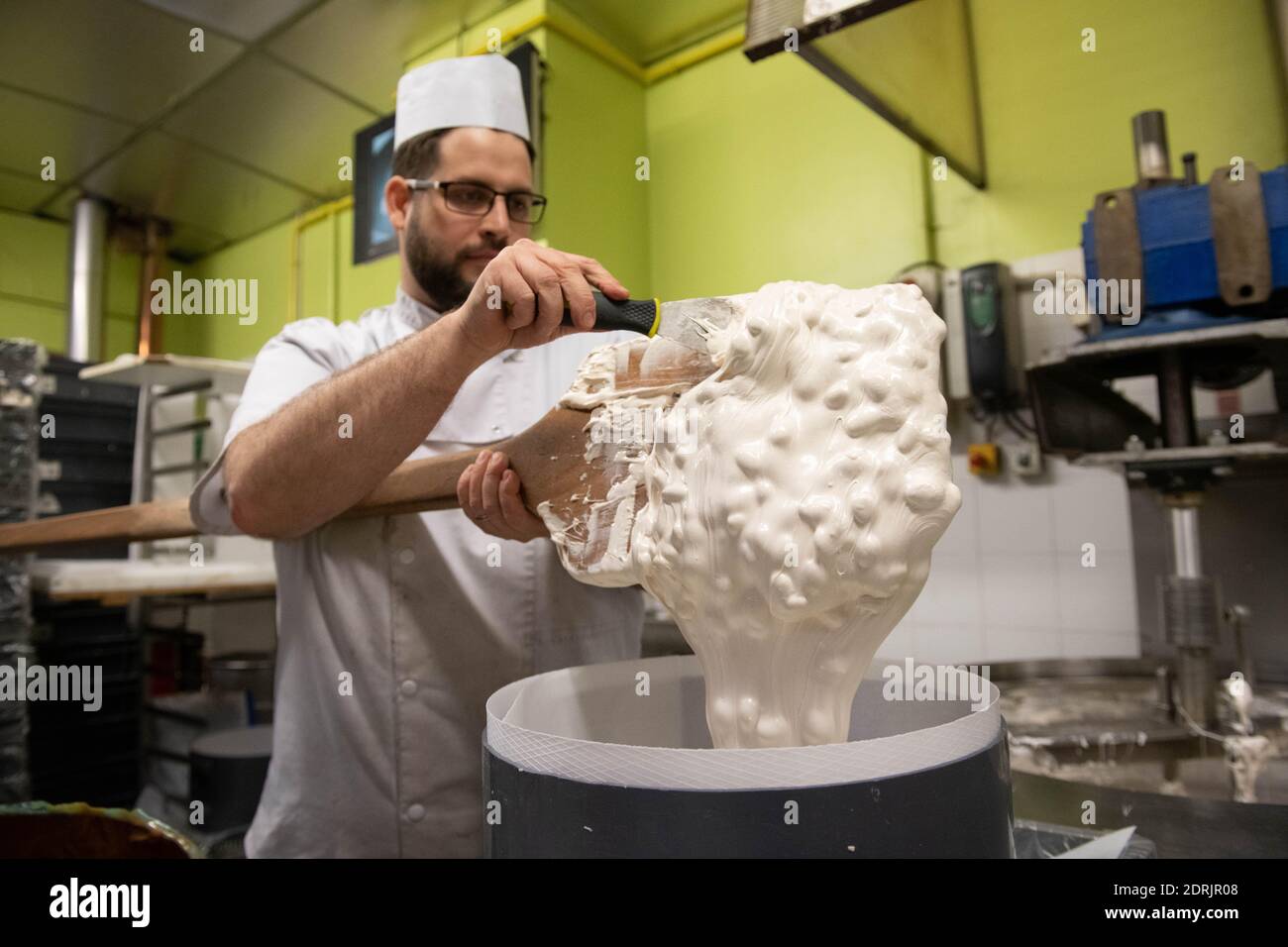 Montelimar (south-eastern France): interior of the Candy and Nougat Palace (French “Palais des bonbons du nougat et des souvenirs”) Making of Nougat Stock Photo