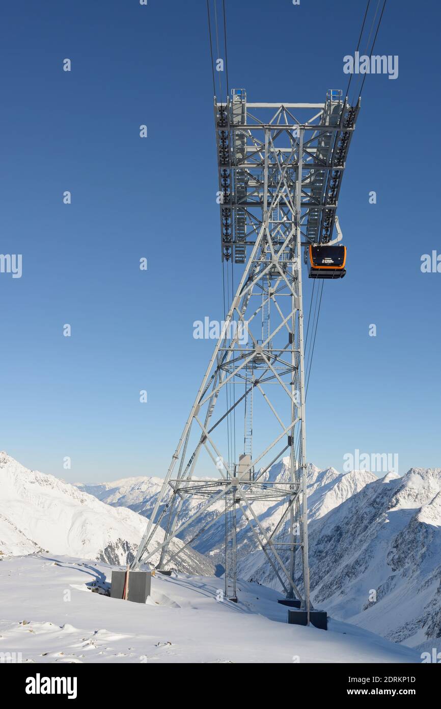 Stubai glacier 3S cable car, just before top station Eisgrat,  in operation since october 2016, Tyrol, Austria Stock Photo