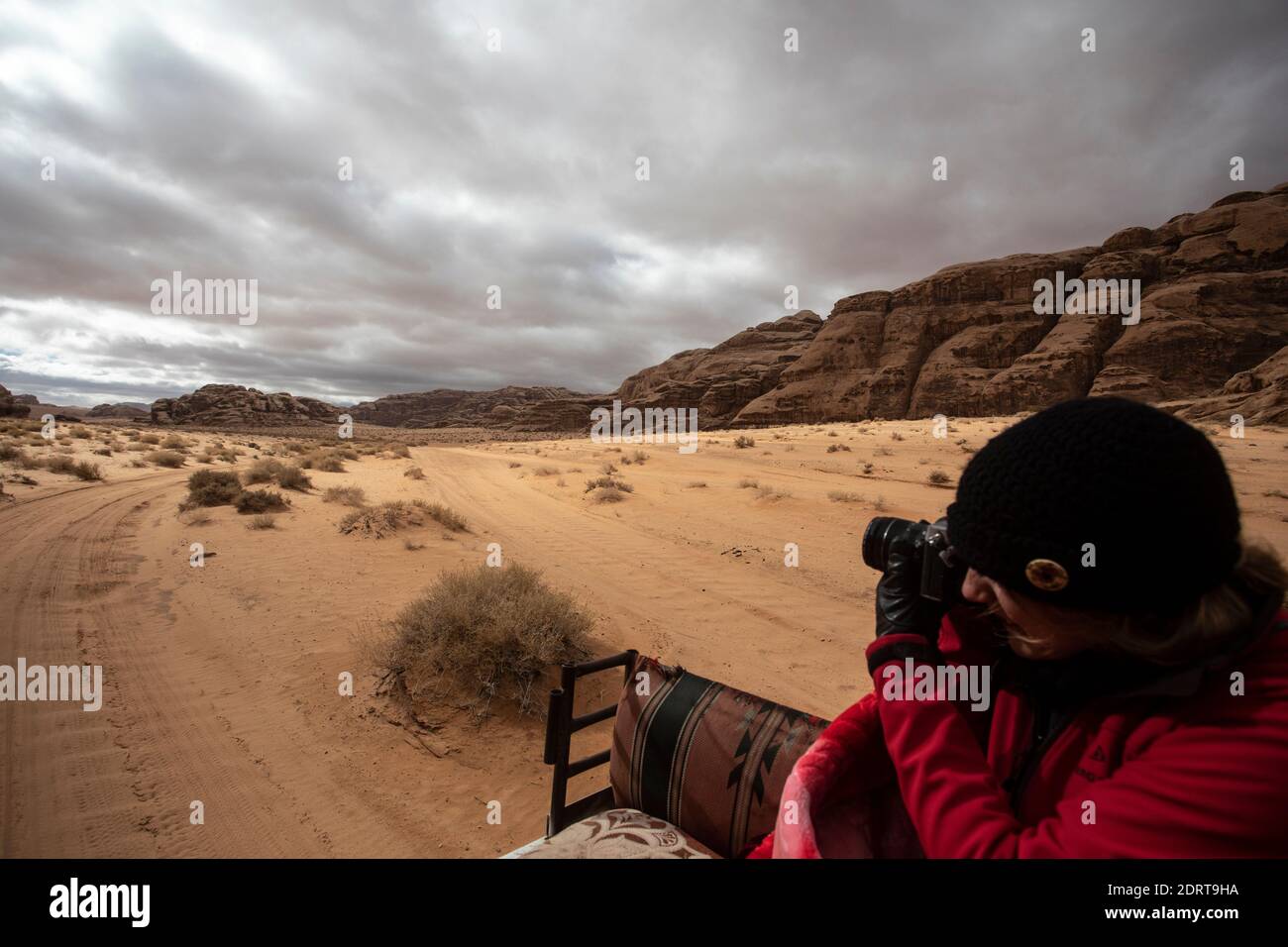 Turist in Wadi Rum Desert, Jordan, feb 2020, just a few weeks before the global lockdown due to the pandemic Stock Photo