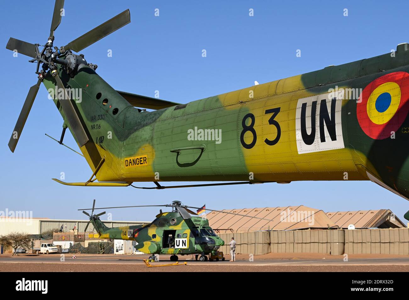 MALI, Gao, Minusma UN mission, Camp Castor, Helicopter unit Romanian Pumas for paramedic rescue flights, Helicopter IAR-330 Puma L-RM / MALI, Gao, UN Mission Minusma, Multidimensionale Integrierte Stabilisierungsmission der Vereinten Nationen in Mali, CAMP CASTOR , rumänische Hubschrauber Staffel für medizinische Hilfe, Helikopter IAR-330 Puma L-RM Stock Photo