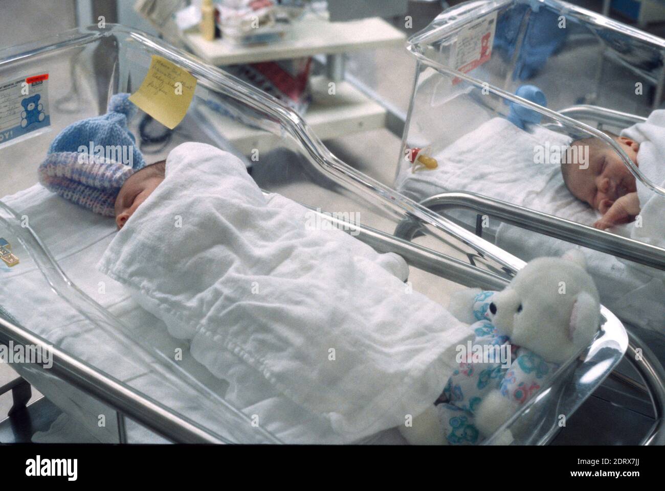 Nursery cribs hospital hires stock photography and images Alamy