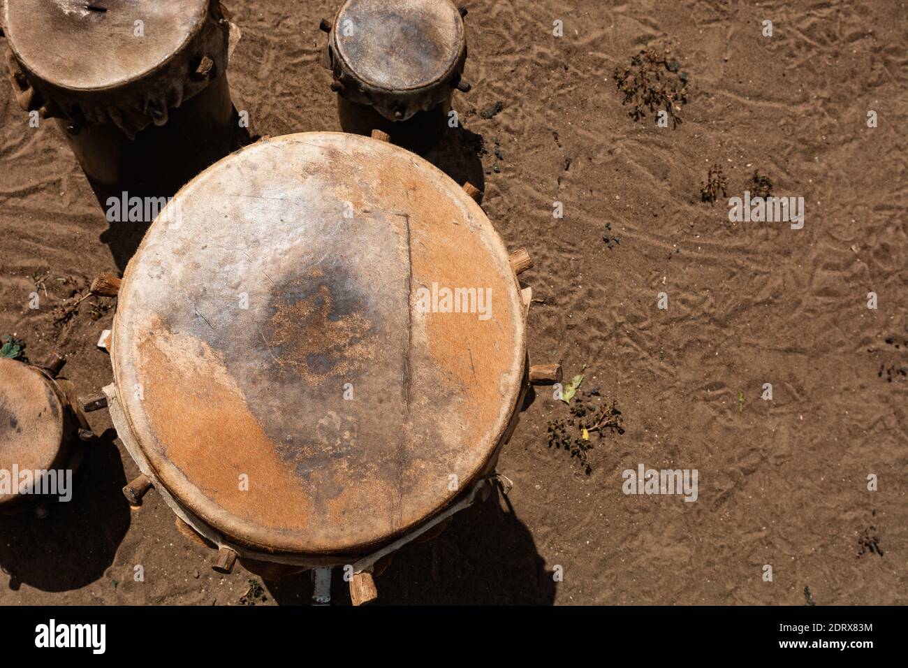 African drums sand hires stock photography and images Alamy