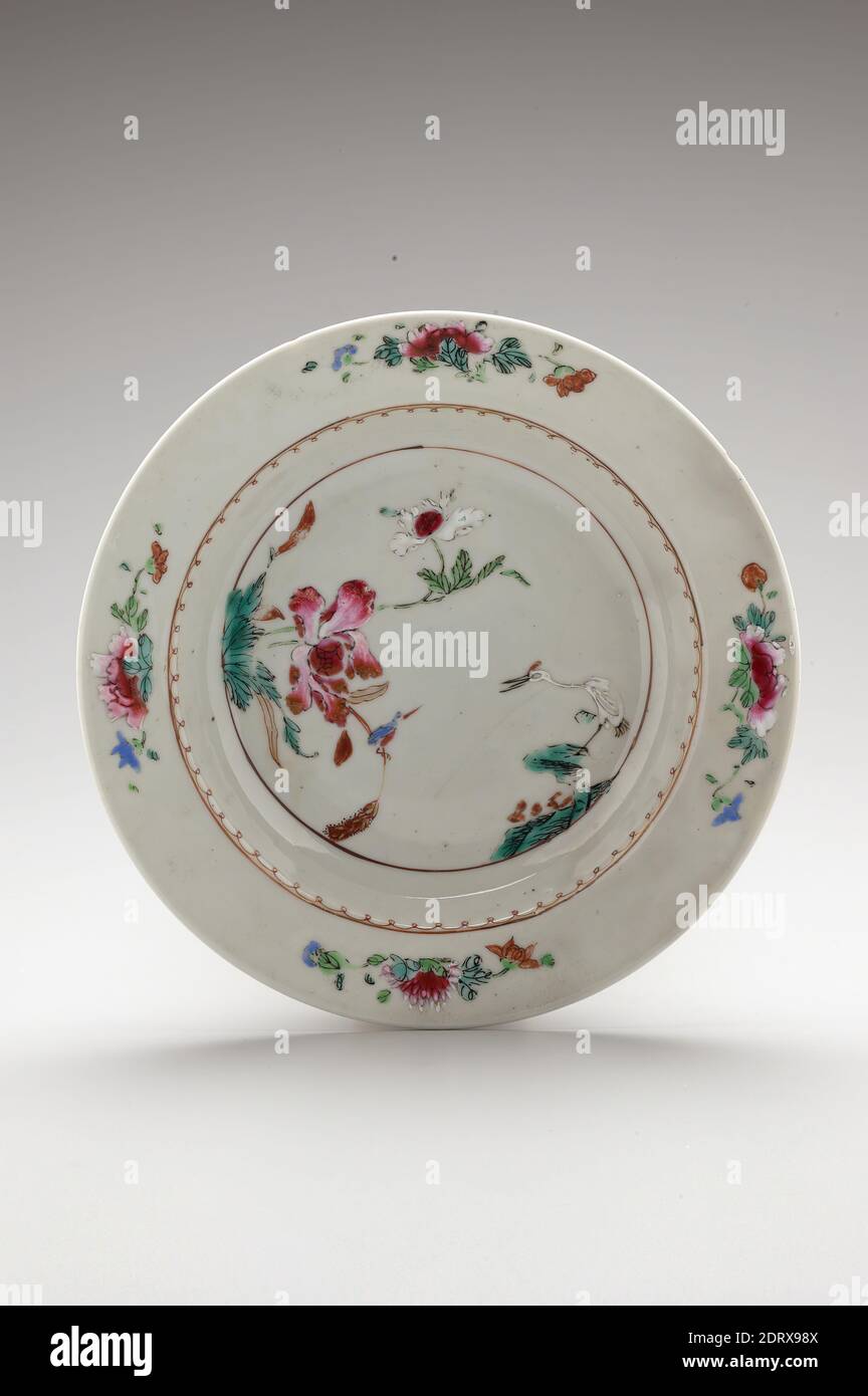 https://c8.alamy.com/comp/2DRX98X/soupplate-ca1750-porcelain-other-9-in-229cm-made-in-china-chinese-18thcentury-containers-ceramics-2DRX98X.jpg