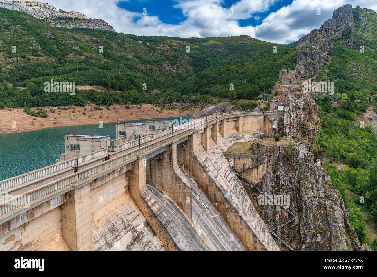 Column rocks hi-res stock photography and images - Alamy