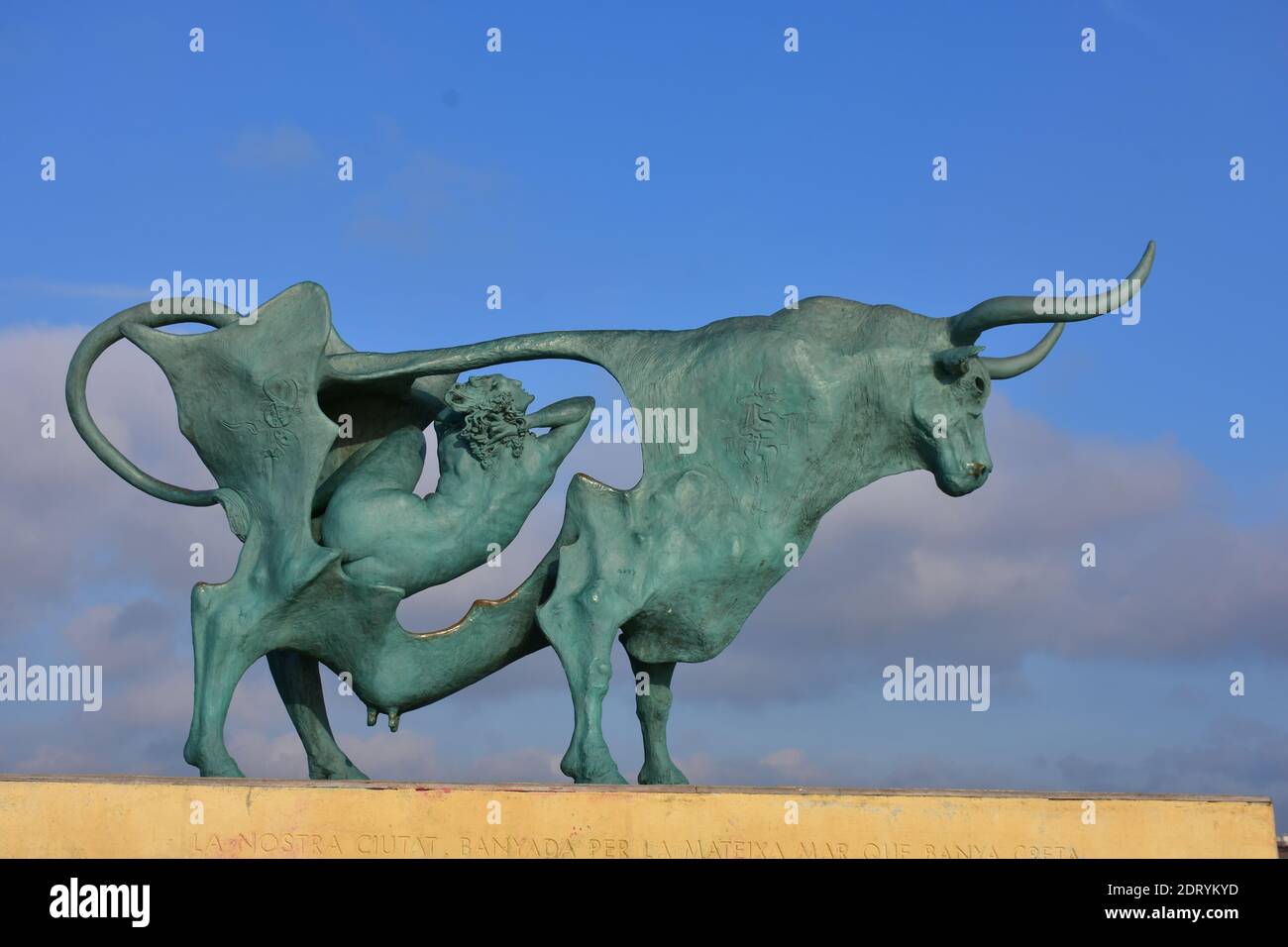 Legend in which Pasiphae fell in love with the white bull that Poseidon had given the king. Daedalus built an artificial cow so that Pasiphae could ma Stock Photo