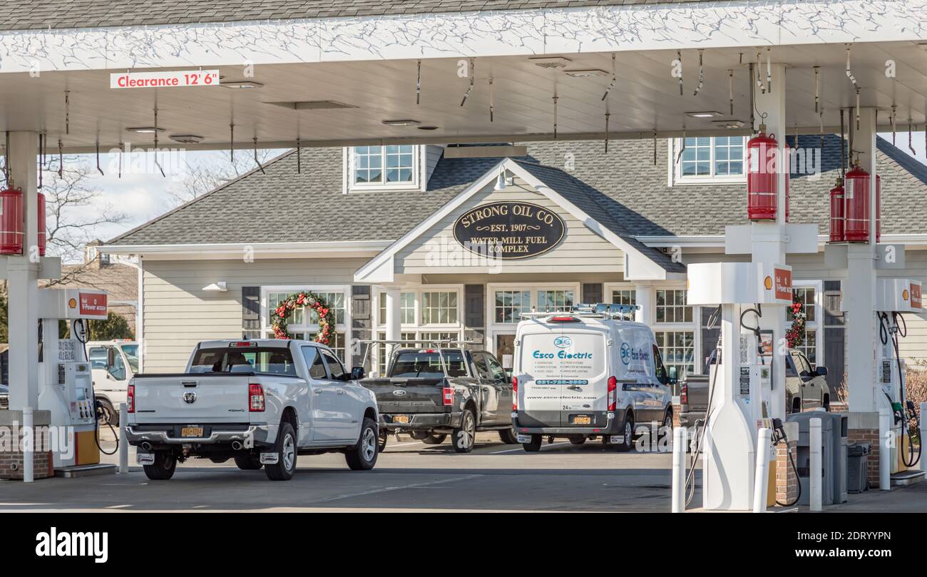 Gas station pumps hires stock photography and images Alamy