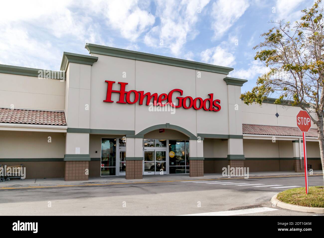 HomeGoods storefront in Orlando, Florida, USA Stock Photo - Alamy