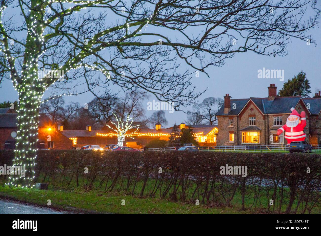 Lights on in evening hires stock photography and images Alamy