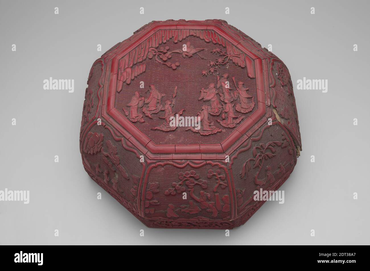 Box with Daoist Immortals, 19th century, Carved red lacquer, 6 1/16 × 12 3/4 in. (15.4 × 32.4 cm), China, Chinese, Qing dynasty (1644–1911), Containers - Wood Stock Photo
