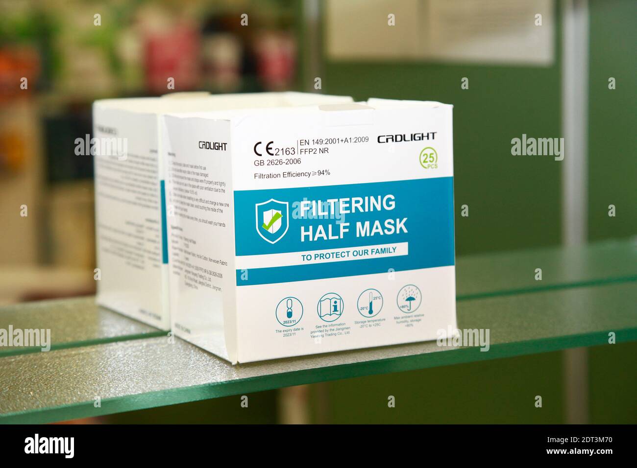 Risikogruppen bekommen ab Dienstag kostenlose FFP2 Maske, Rund 27 Millionen Menschen können sich ab Dienstag dem 15.12.2020 drei kostenlose FFP2-Maske Stock Photo