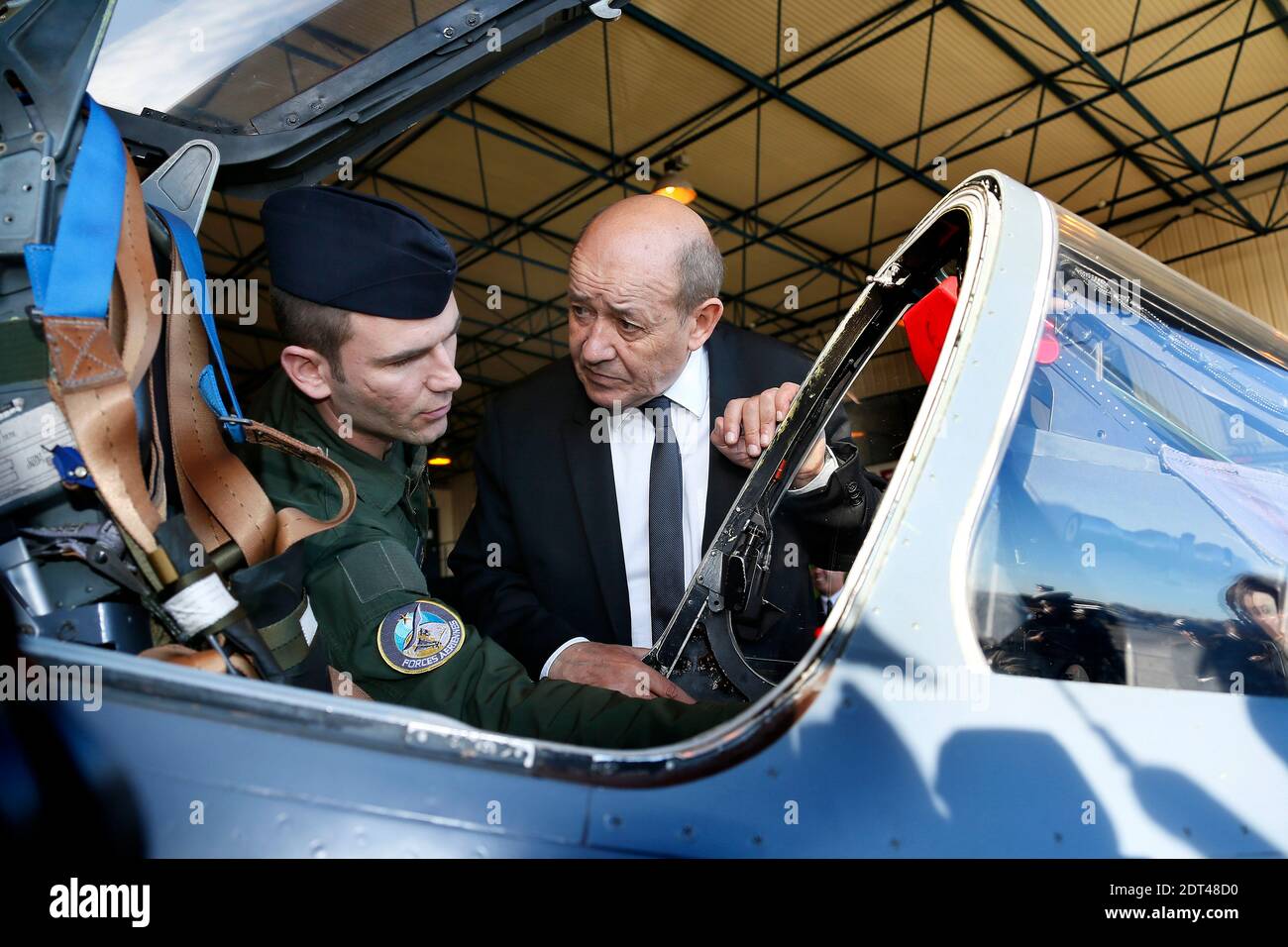 Defence Minister Jean-Yves Le Drian pays a visit at the Cazaux air base,  France, on January 7, 2014. Photo by Patrick Bernard/ABACAPRESS.COM Stock  Photo - Alamy