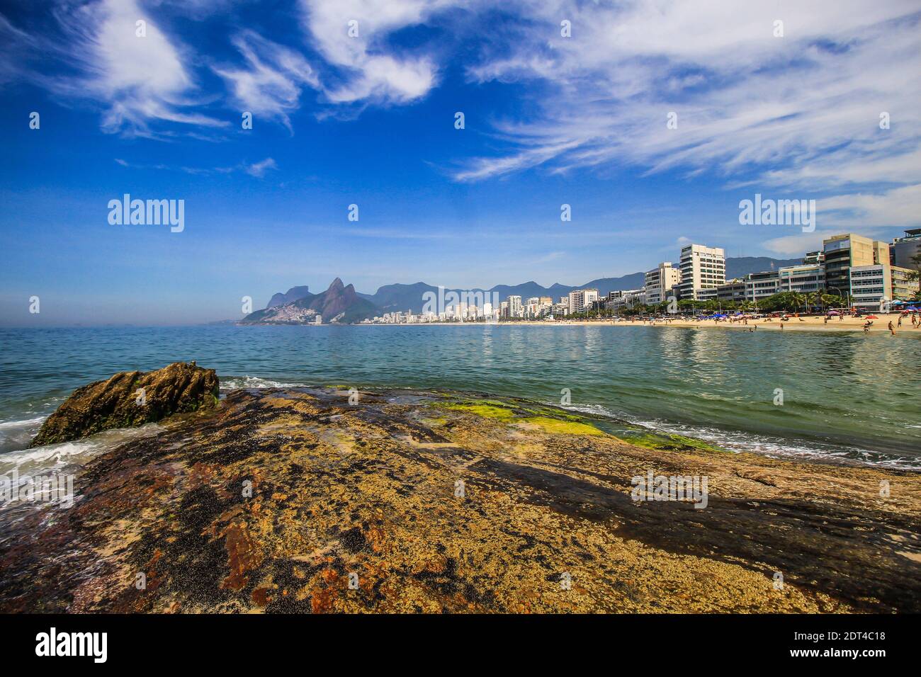 December 21, 2020: BRAZIL. RIO DE JANEIRO. December 21, 2020. SUMMER. First day of the summer season at Arpoador beach, Ipanema, south zone. Credit: Ellan Lustosa/ZUMA Wire/Alamy Live News Stock Photo