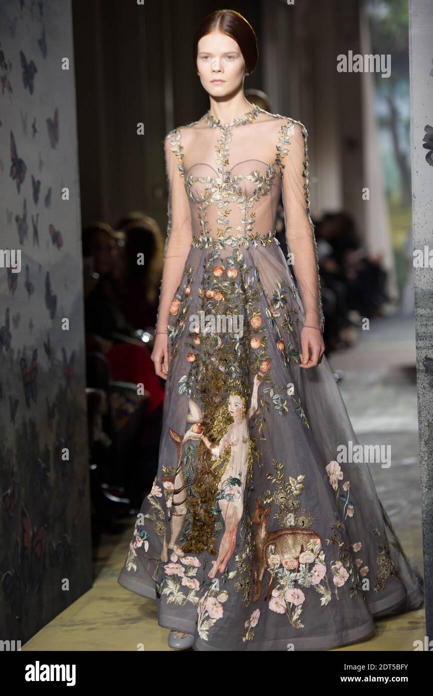 A model displays a creation for Valentino Spring-Summer 2014 Haute-Couture  collection show held at Hotel de Rotschild in Paris, France on January 22,  2014. Photo by Thierry Orban/ABACAPRESS.COM Stock Photo - Alamy
