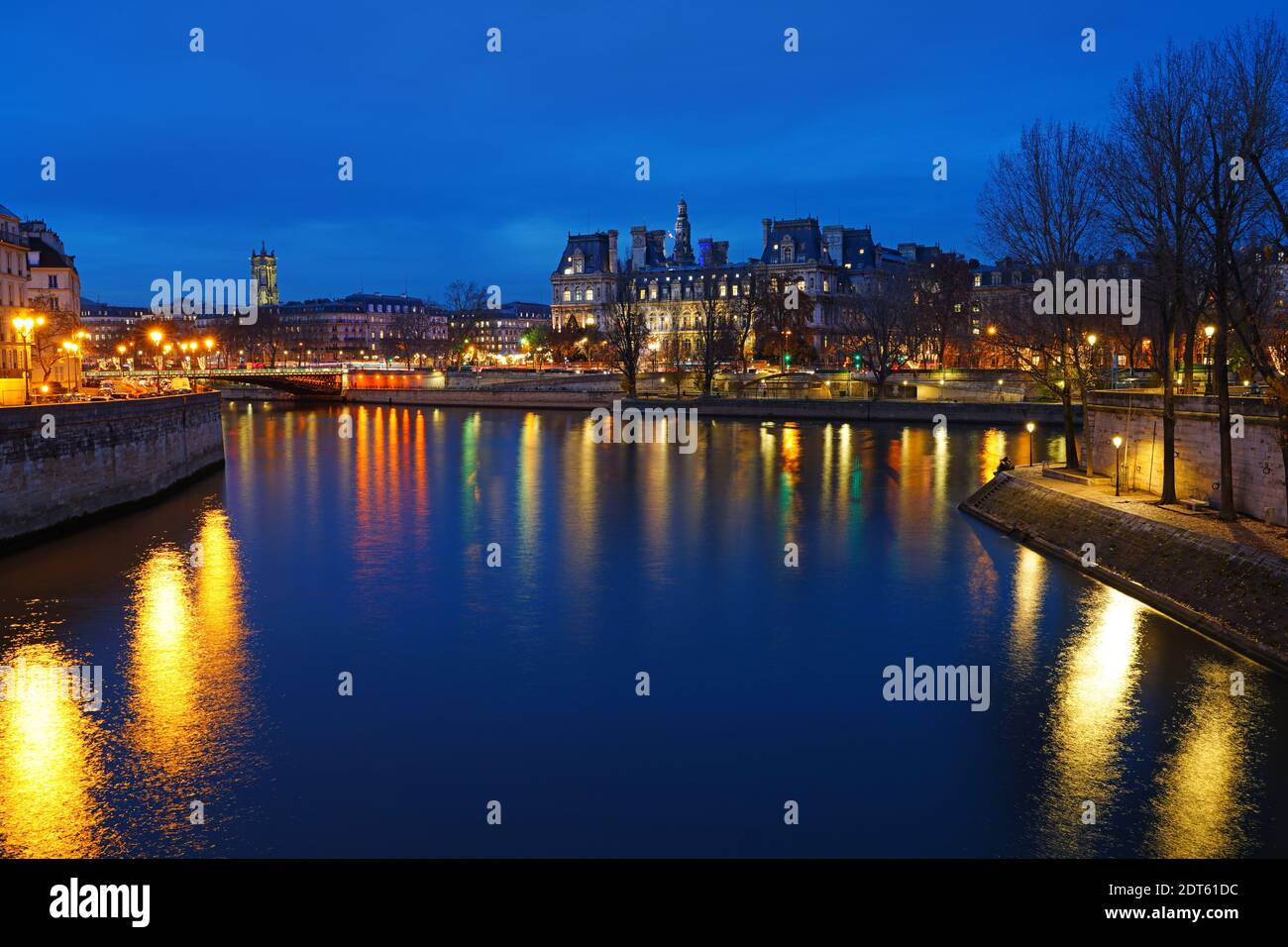 PARIS, FRANCE -16 DEC 2020- Night view of the Hotel de Ville (City Hall housing the office of the mayor (Anne Hidalgo) and local administration of Par Stock Photo