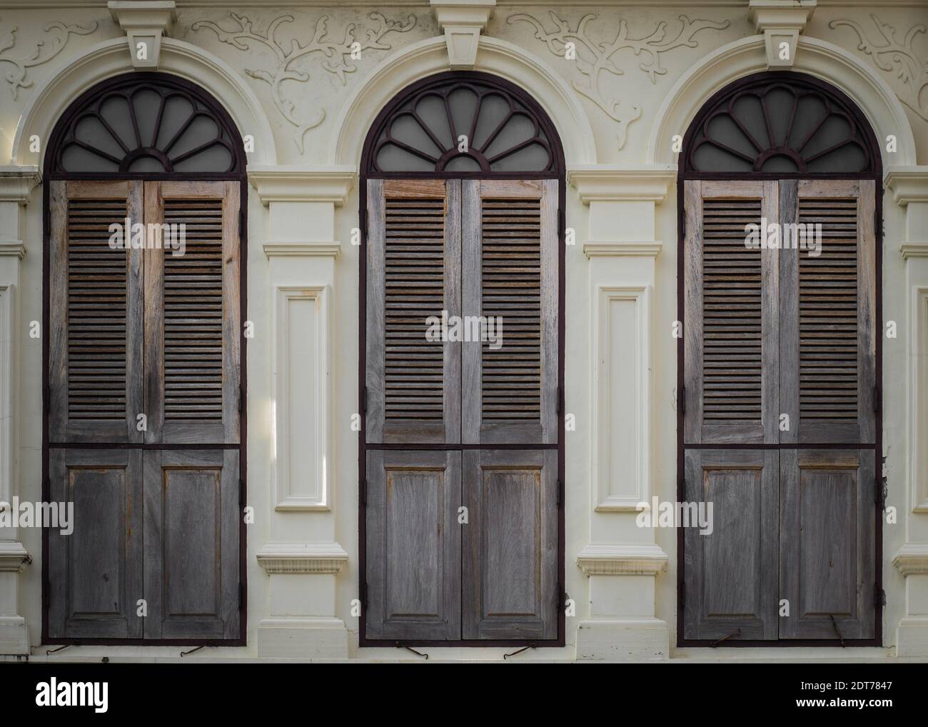 Louvered glass hires stock photography and images Alamy