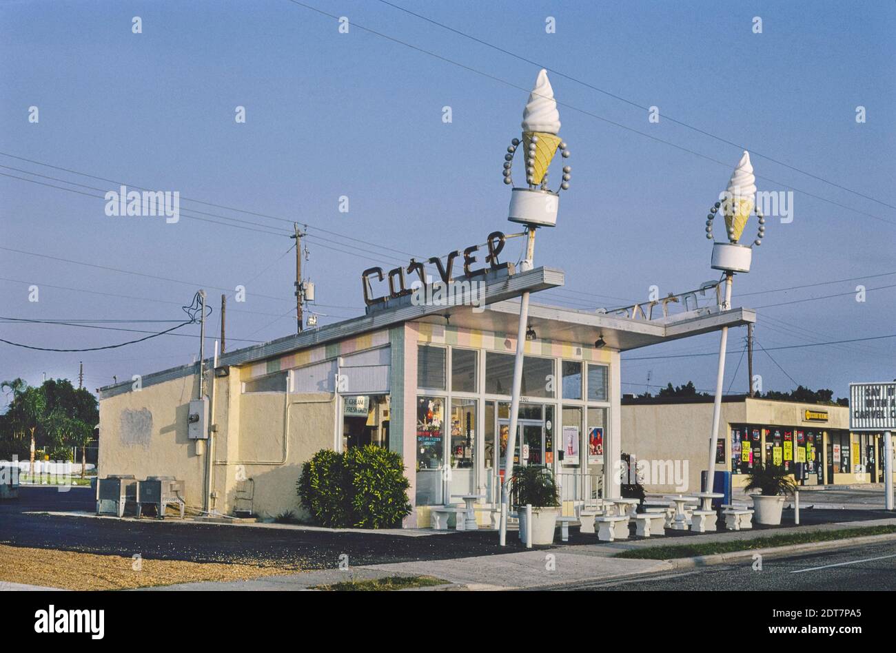Outdoor drink 1990s hires stock photography and images Alamy