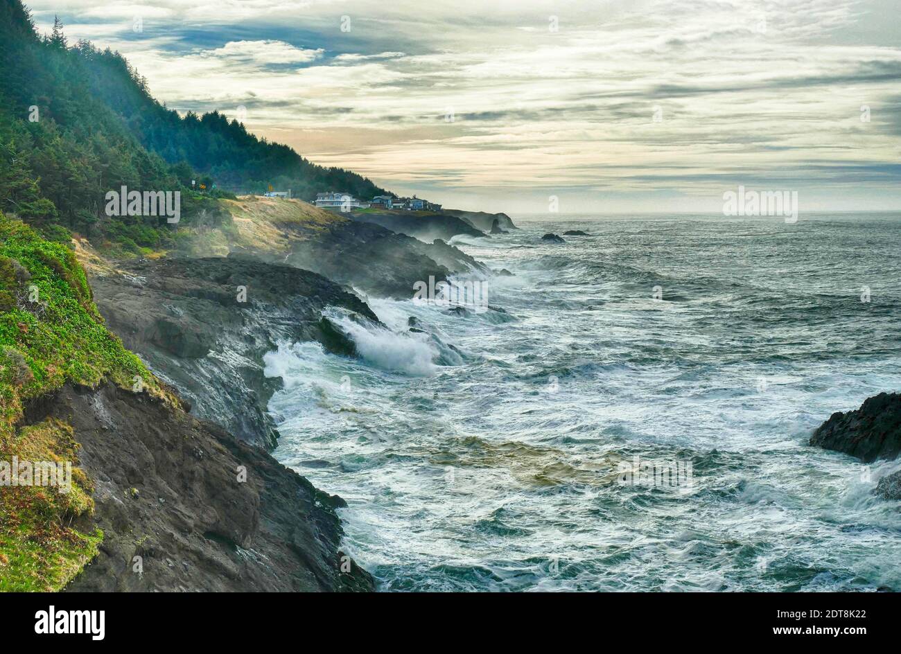 Heavy seas crash on rocks off the Otter Crest Loop, Oregon coast Stock Photo
