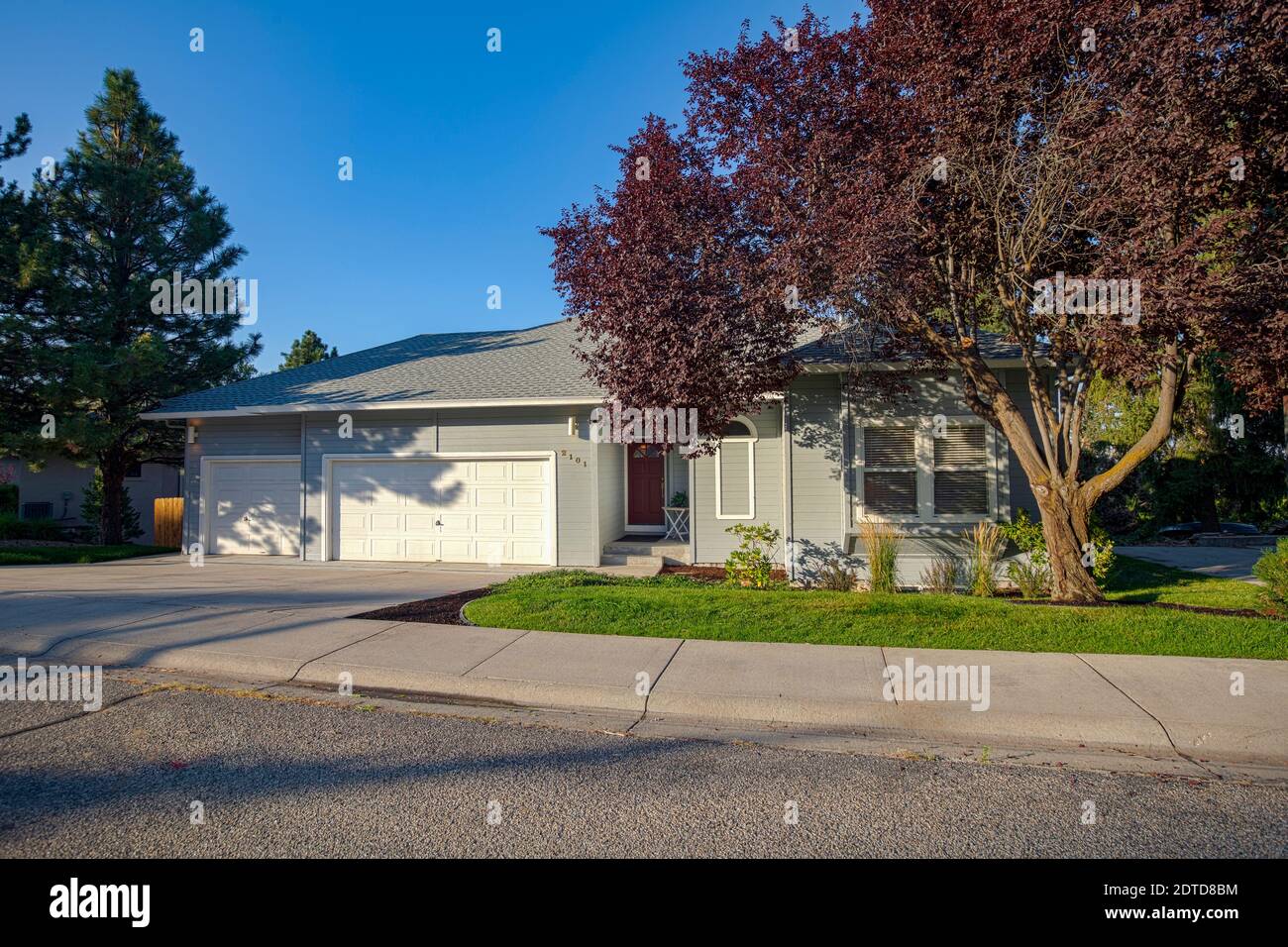 USA, Idaho, Boise, Exterior of single family home on sunny morning Stock Photo
