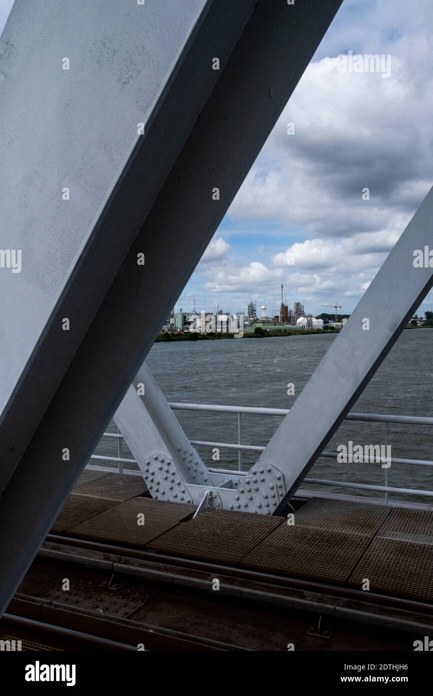 Report on the Dupont / Chemours plant in Dordrecht and the consequences of chemical discharges into the water that have had an impact on the health of Stock Photo