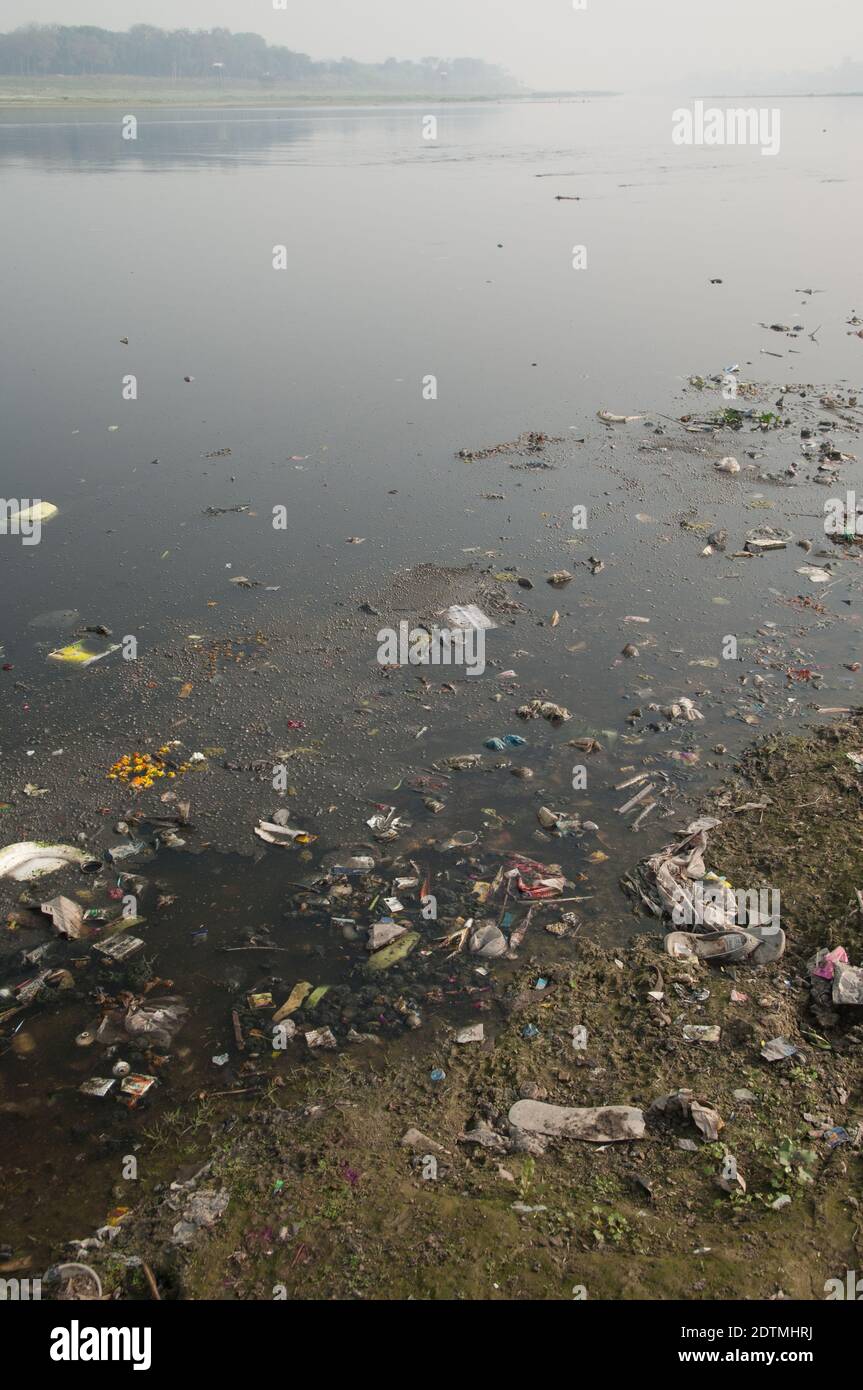 Yamuna river agra pollution hires stock photography and images Alamy