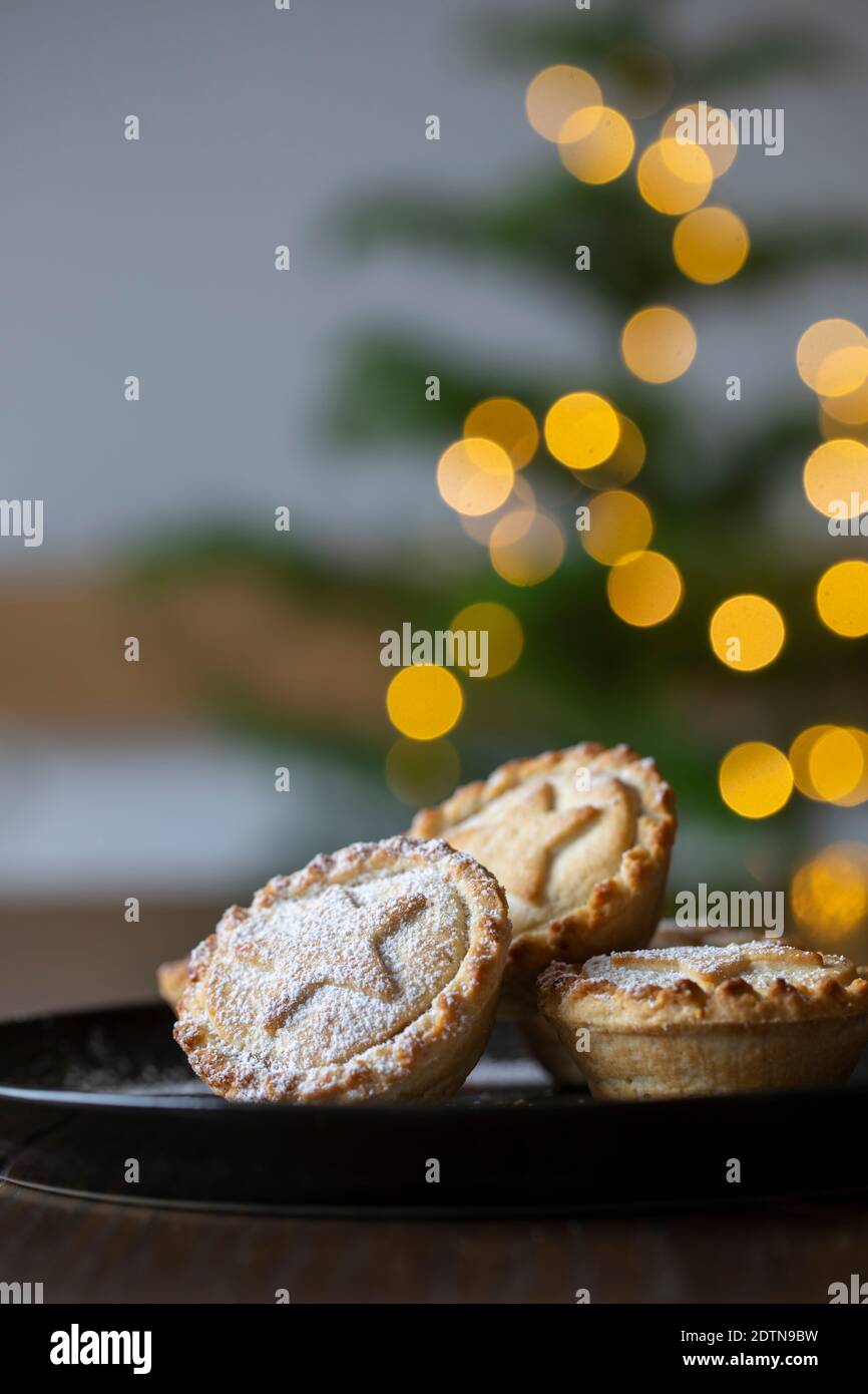 Traditional Christmas mince pies Stock Photo - Alamy