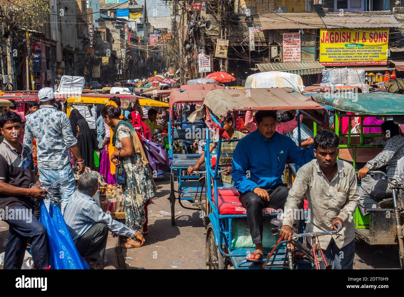 Crowded streets of Chandni chowk. India Old Delhi 2019 Stock Photo - Alamy