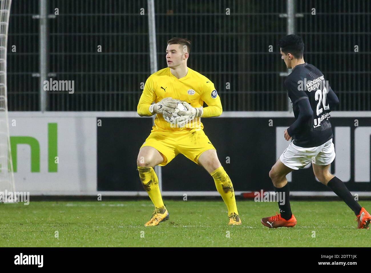 EINDHOVEN, NETHERLANDS DECEMBER 21 (LR) Goalkeeper Vincent Muller
