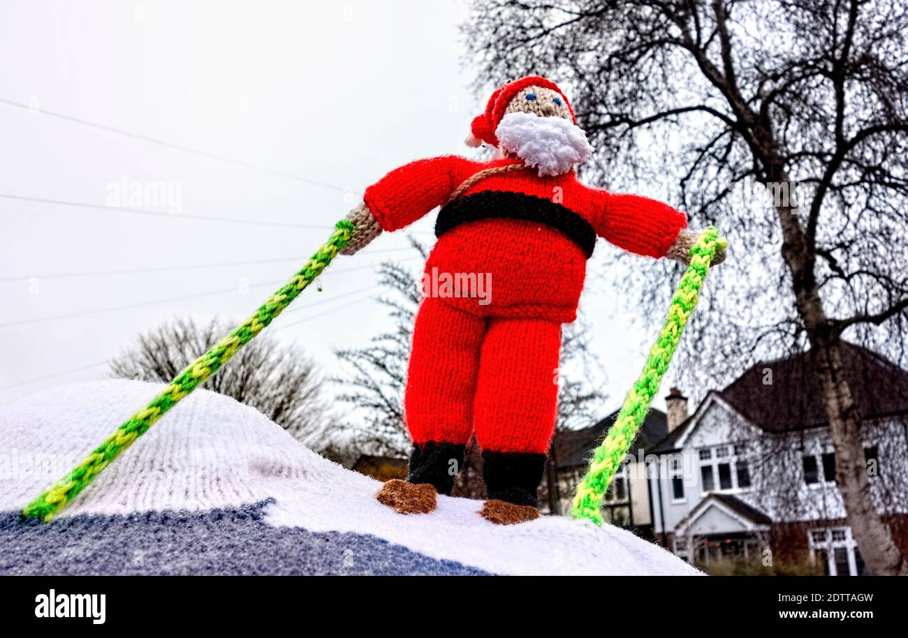 Knitted postbox toppers hires stock photography and images Alamy