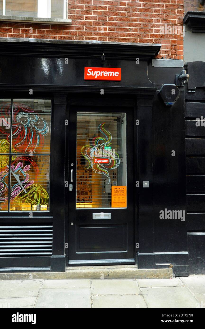 London, UK, 22 December 2020 Supreme skateboard shop 2/3 Peter St, Soho,  London W1F 0AA. Empty streets and closed shops and theatres 3 days before  Christmas due to tier 4 coronavirus lockdown.