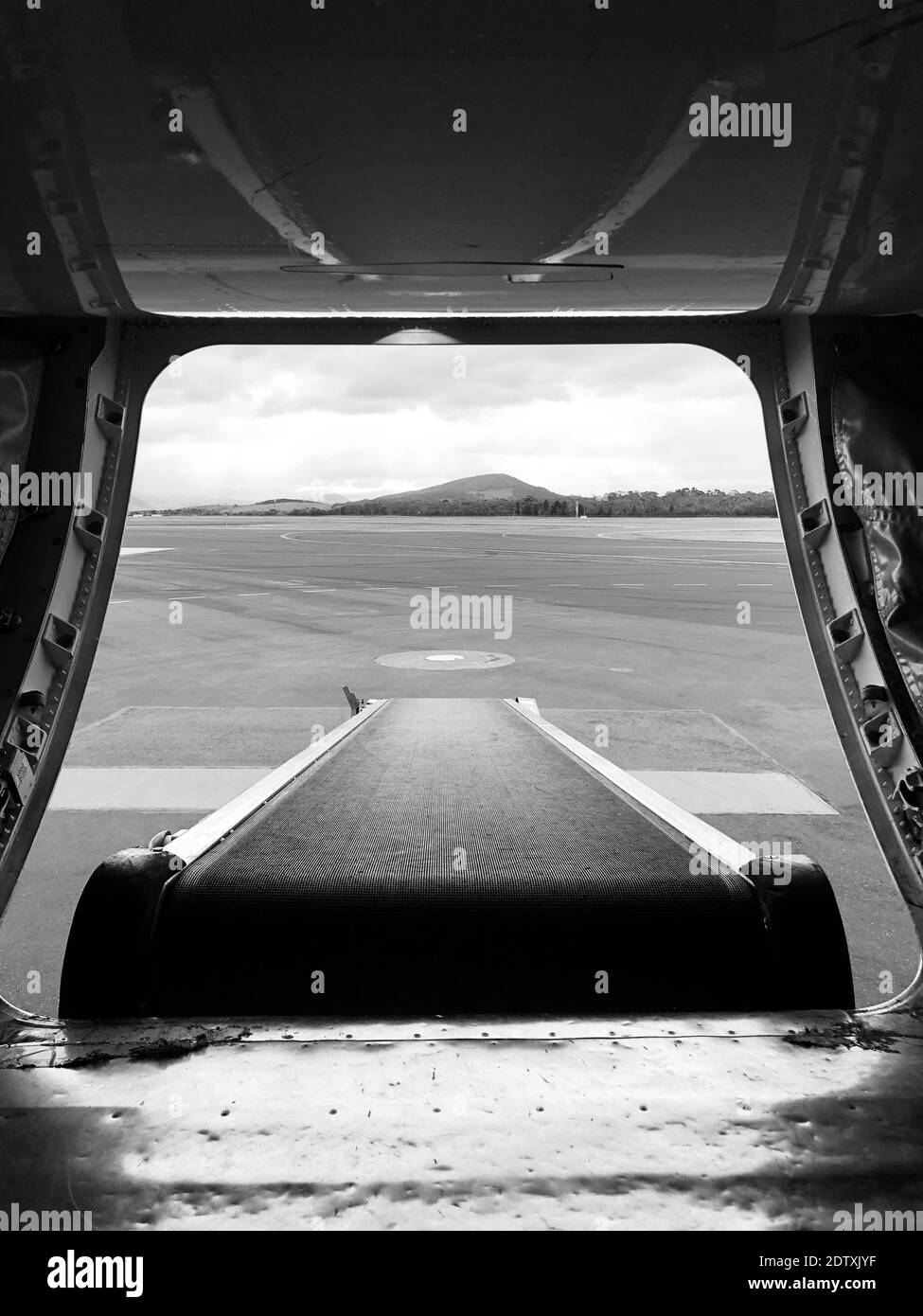 Cloud airport Black and White Stock Photos & Images - Alamy