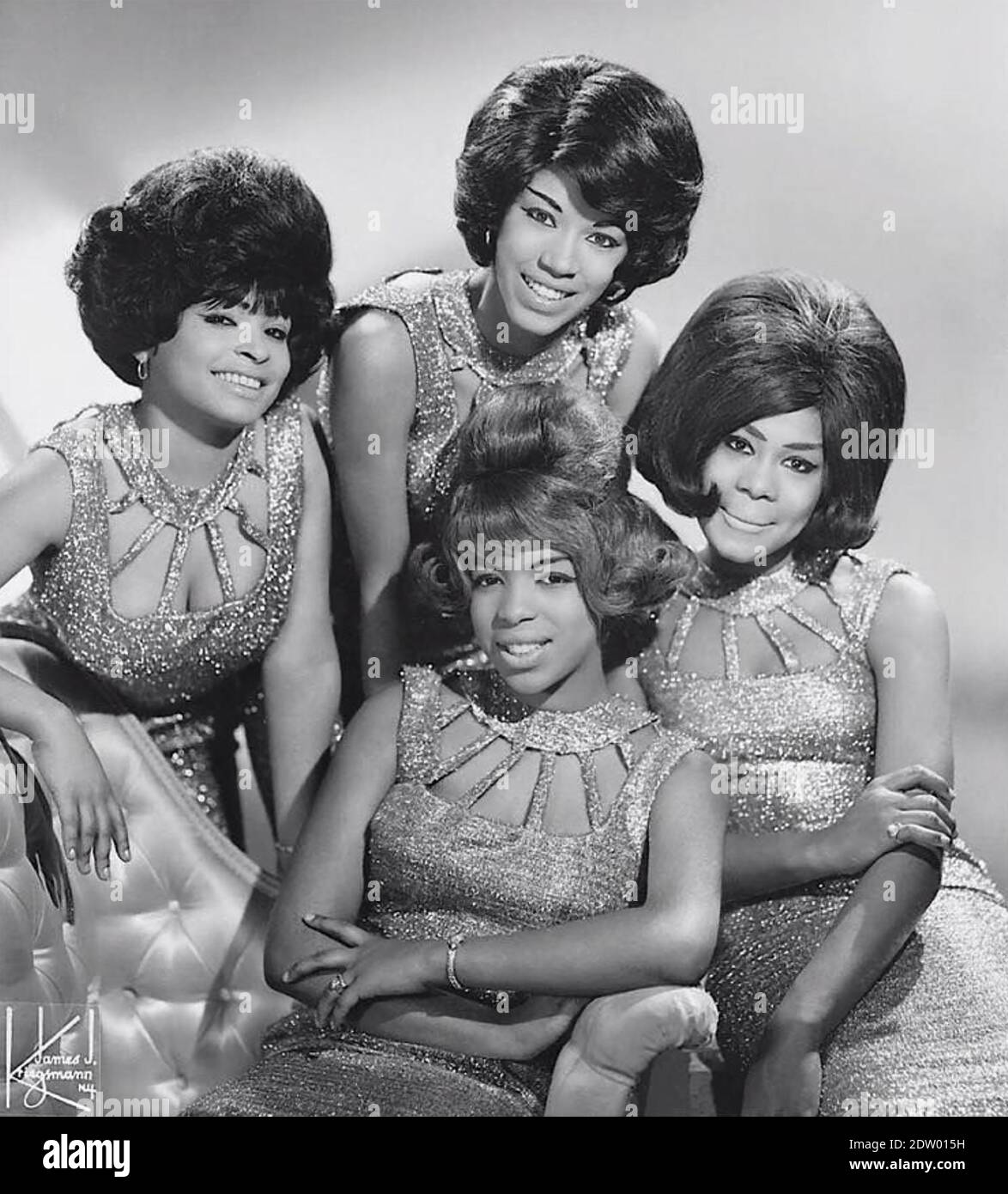 MARVELETTES Promotional photo of American vocal group about 1962. From ...