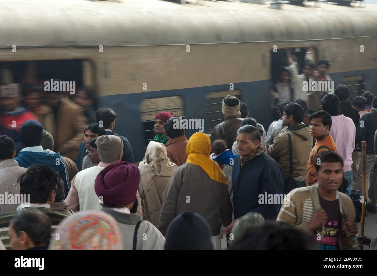 Indian rail stations hi-res stock photography and images - Alamy