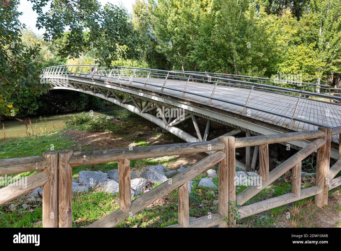 Wooden bridge with space in public park Stock Photo - Alamy