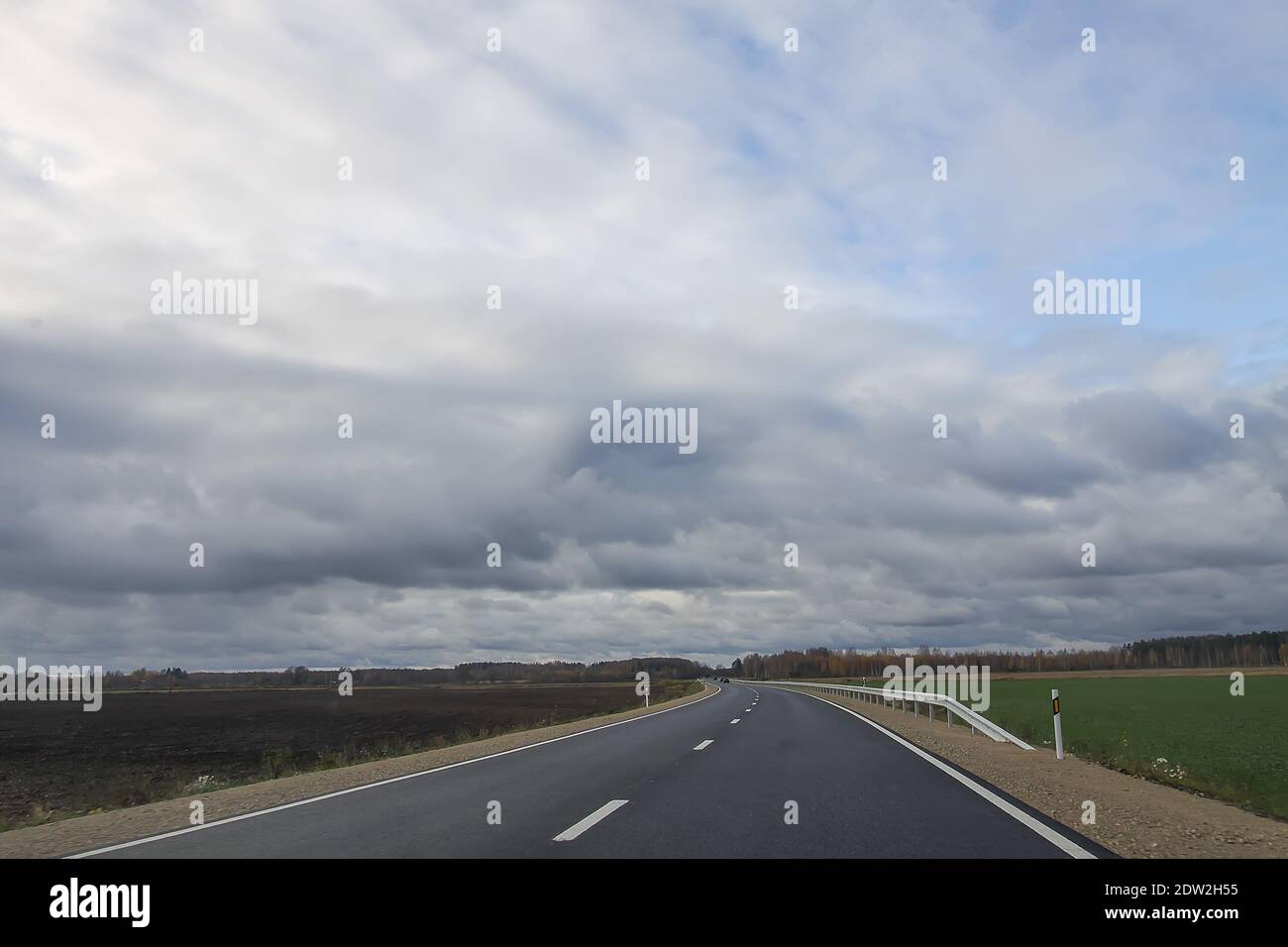 Fast moving car light streaks hi-res stock photography and images - Alamy