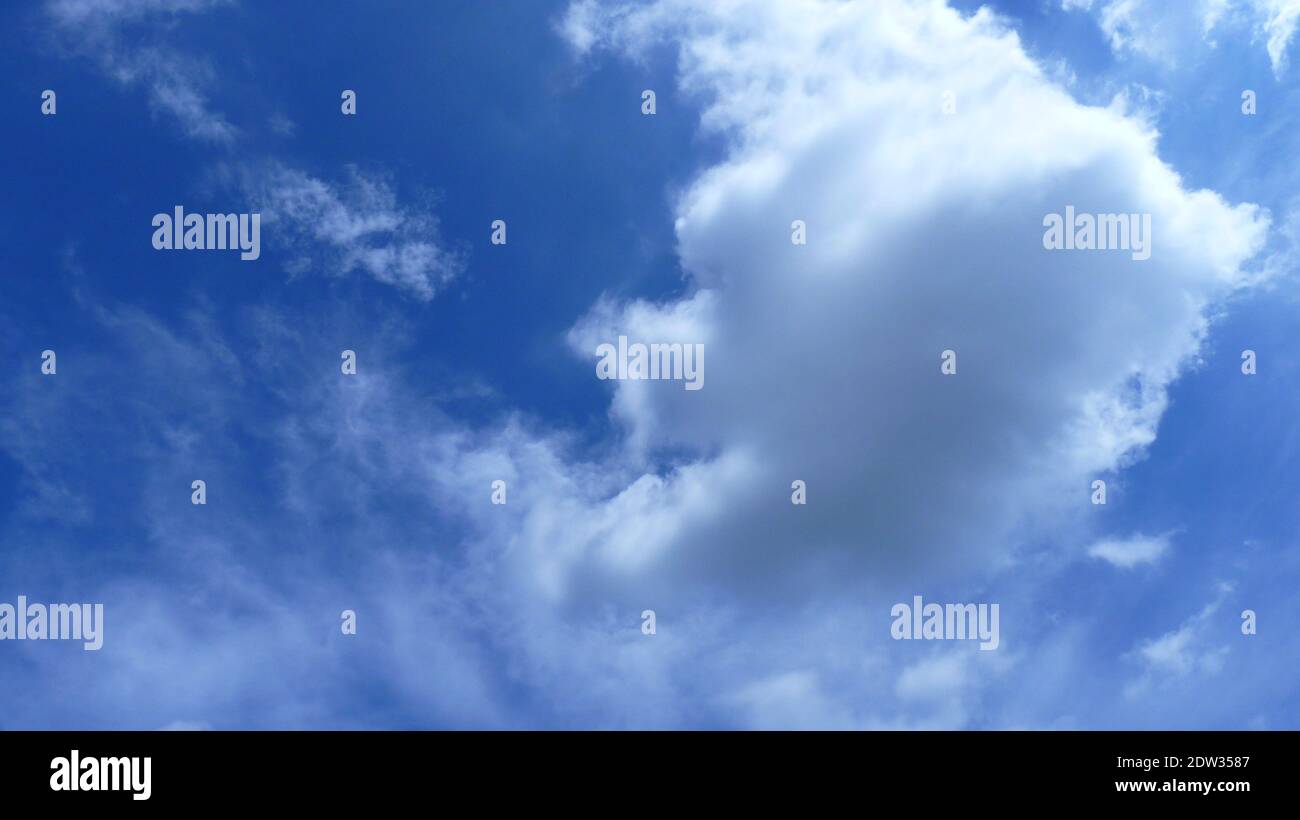 A beautiful cloudscape in the blue sky Stock Photo - Alamy