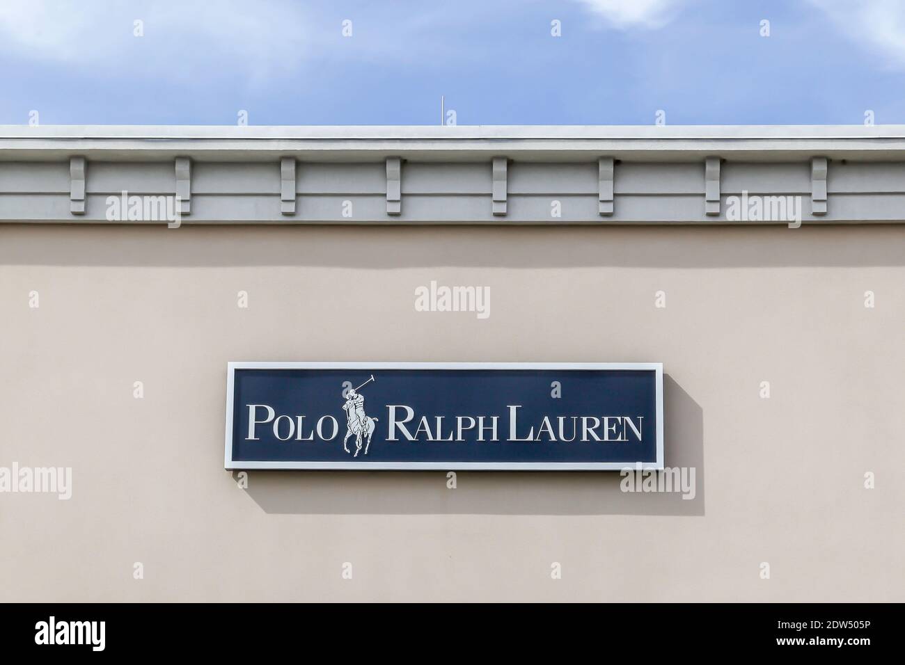 Bordeaux , Aquitaine France - 05 09 2023 : ralph lauren logo brand and text  sign on wall facade shop entrance in city Stock Photo - Alamy