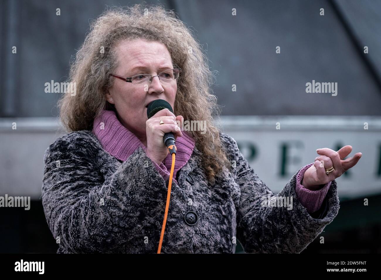 Coronavirus: Dolores Cahill of the Irish Freedom Party speaks during anti-lockdown ‘Santa Saves Christmas’ protest at Speakers’ Corner, Hyde Park, UK. Stock Photo