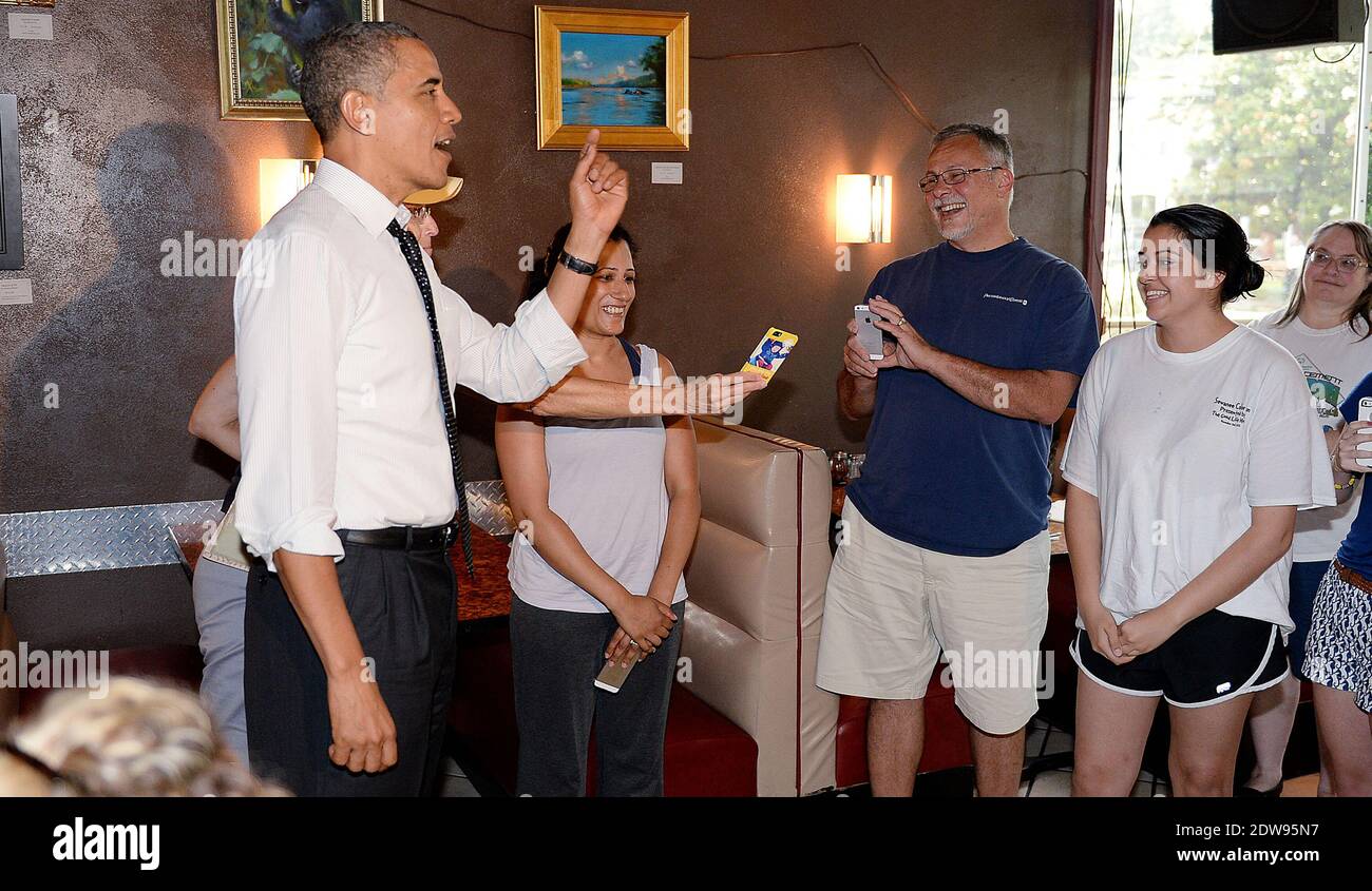President Barack Obama and Secretary Duncan have lunch at FireFlies Restaurant in the Del Ray neighborhood of Alexandria, Virginia, VA, USA, on June 10, 2014. Photo by Olivier Douliery/ABACAPRESS.COM Stock Photo
