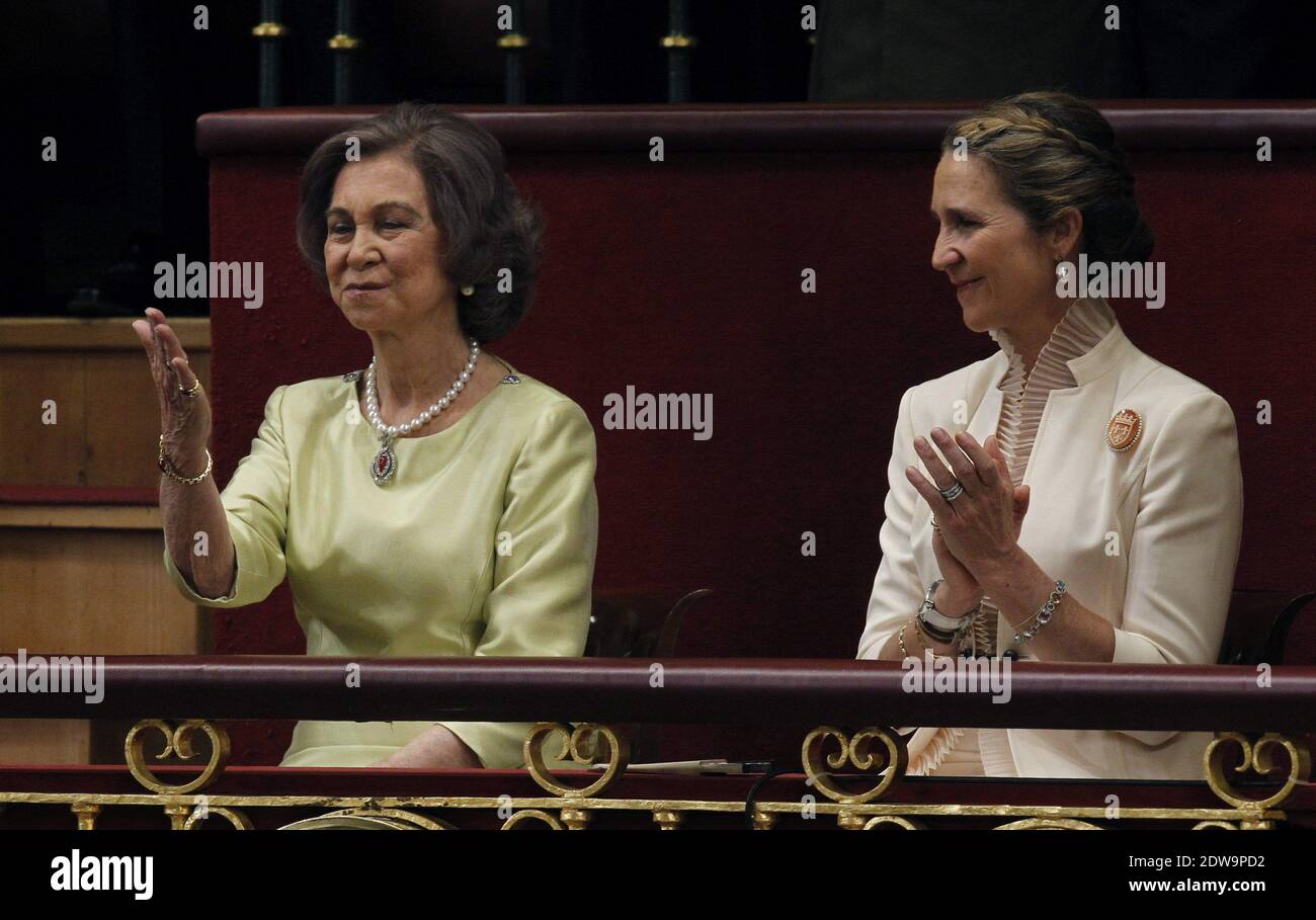 Queen Sofia of Spain, Princess Elena of Spain at the Congress