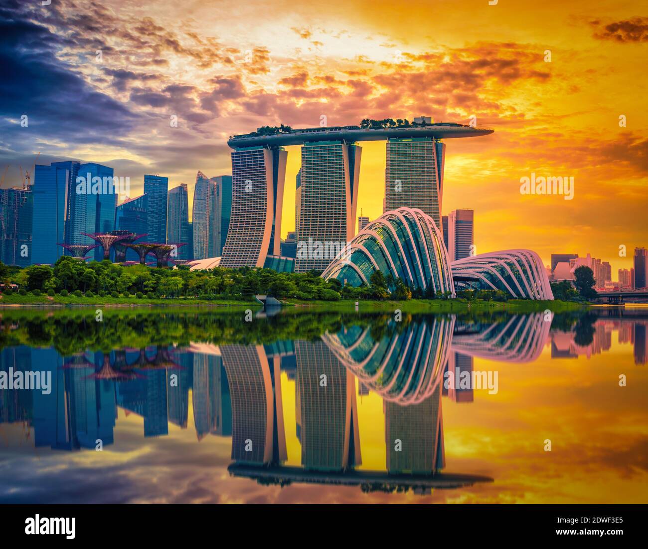 Singapore Skyline and view of skyscrapers on Marina Bay at sunset Stock ...