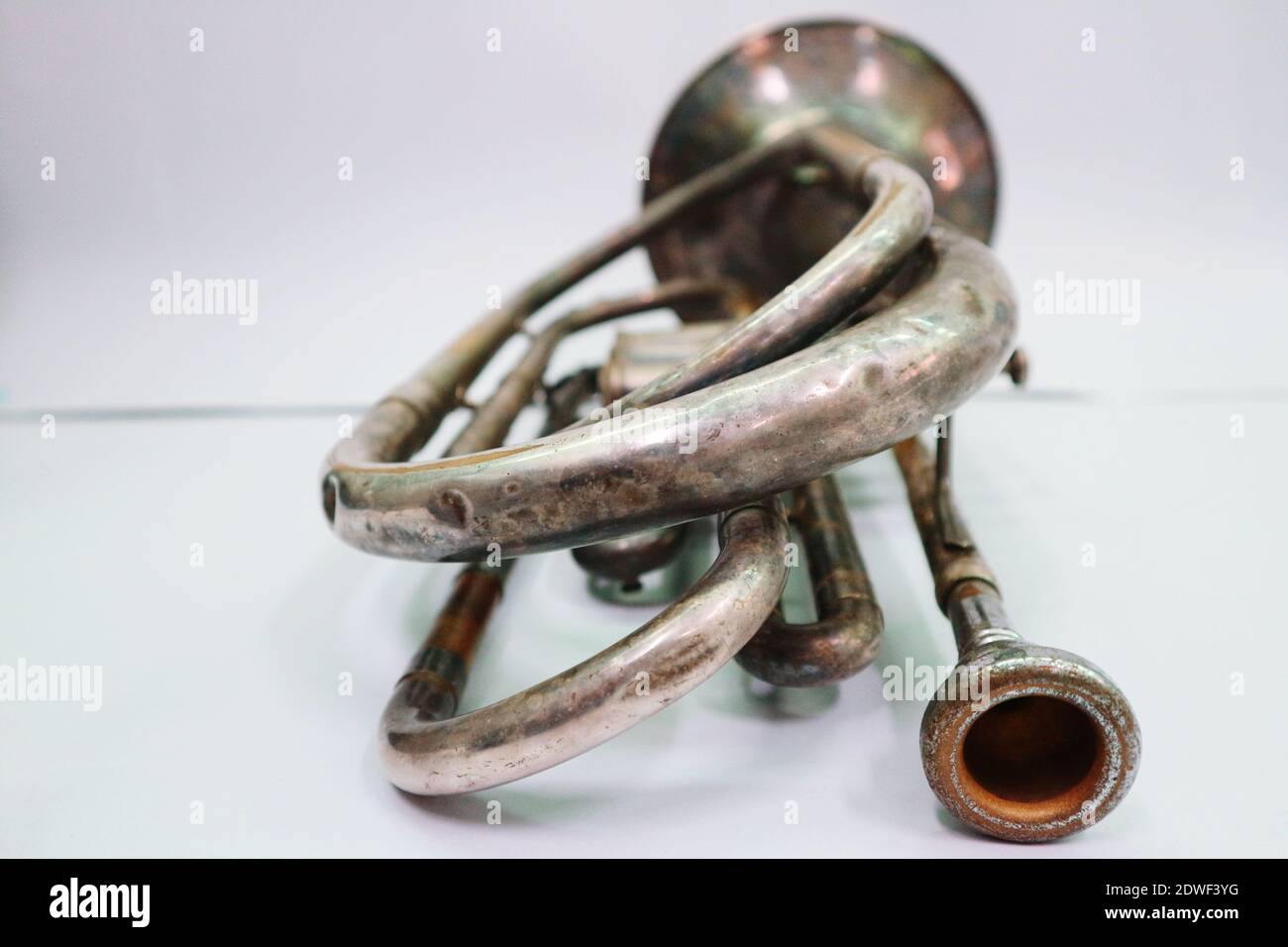 Saw musical instrument High Resolution Stock Photography and Images - Alamy