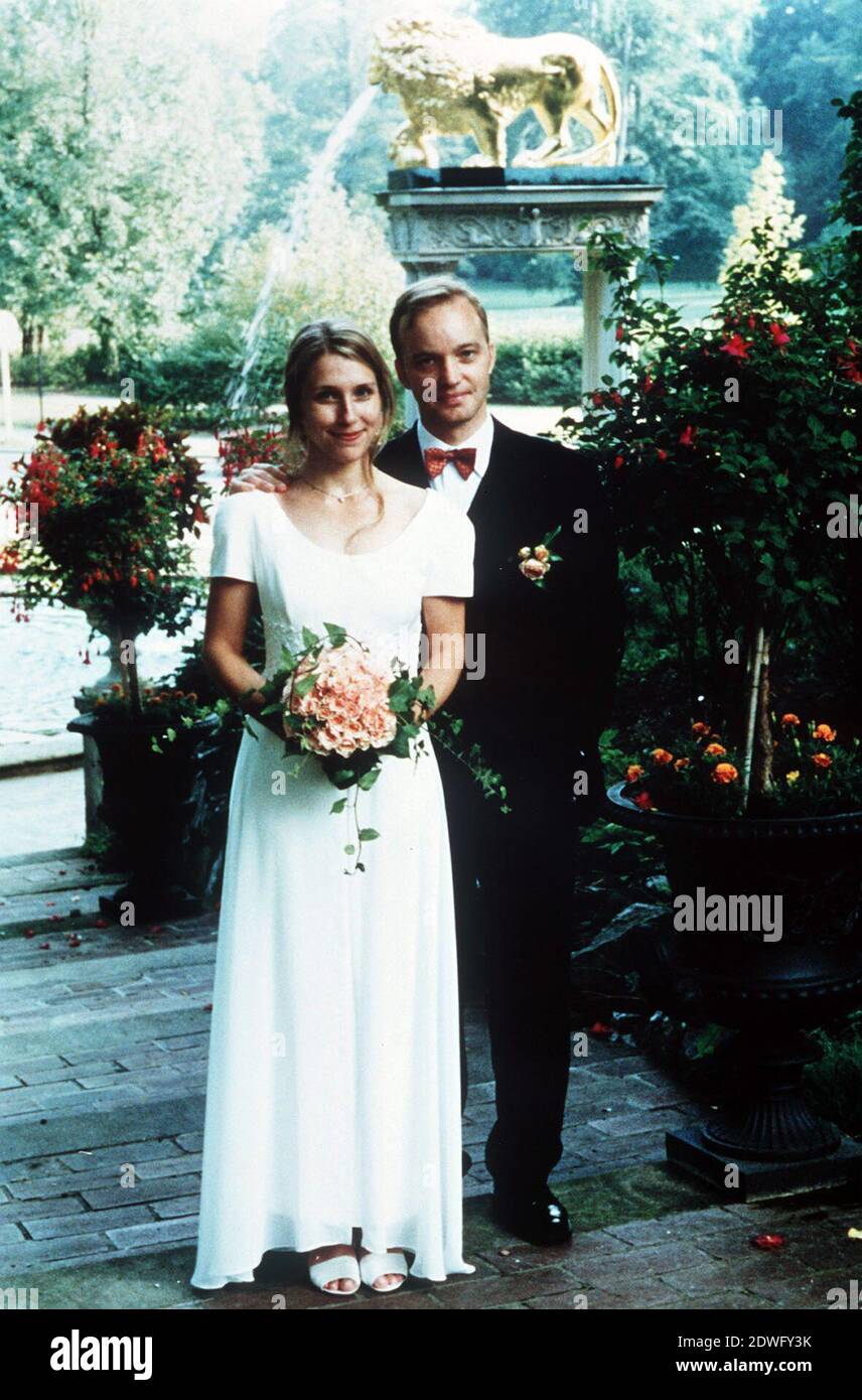 BRAUTPAAR, Symbolfoto, Feature, 1998. BRAUTPAAR, BRIDAL COUPLE, symbol photo, feature, 1998 Stock Photo