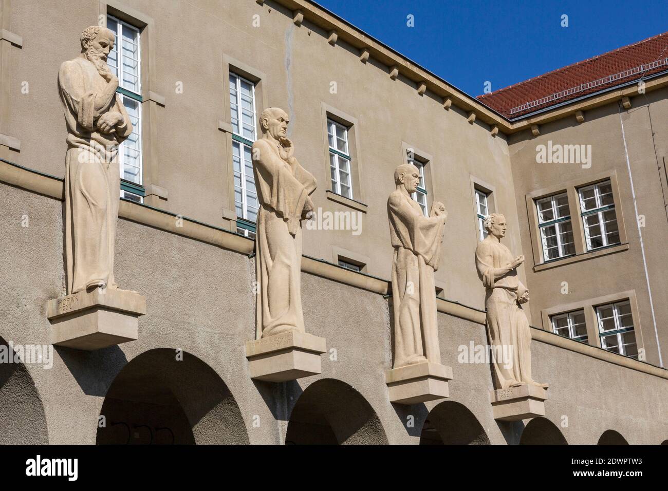 Landesgericht, Bezirksgericht und Staatsanwaltschaft Krems NÖ, Österreich Stock Photo